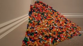 Hide/Seek: "Untitled" (Portrait of Ross in L.A.) by Felix Gonzalez-Torres Hide/Seek: "Untitled" (Portrait of Ross in L.A.) by Felix Gonzalez-Torres